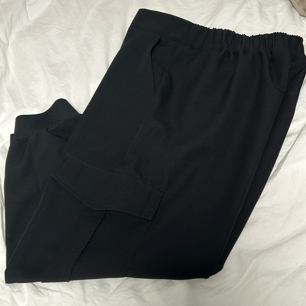 EUC Zara cuffed cargo pants